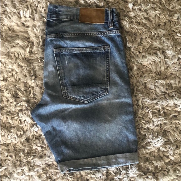 H&M Jean shorts EUC - Picture 2 of 4